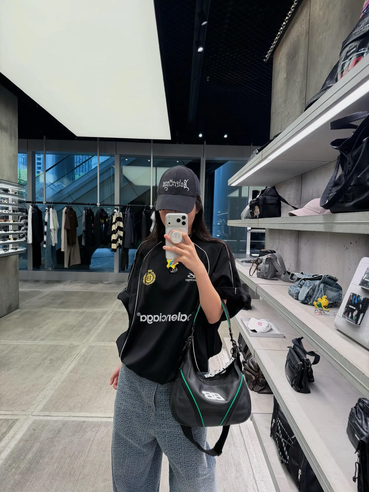 ┃ ┃